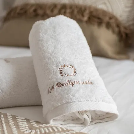 L A Boutique With Private Hot Tub Καλαθάς