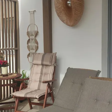 L A Boutique With Private Hot Tub * Kalathas